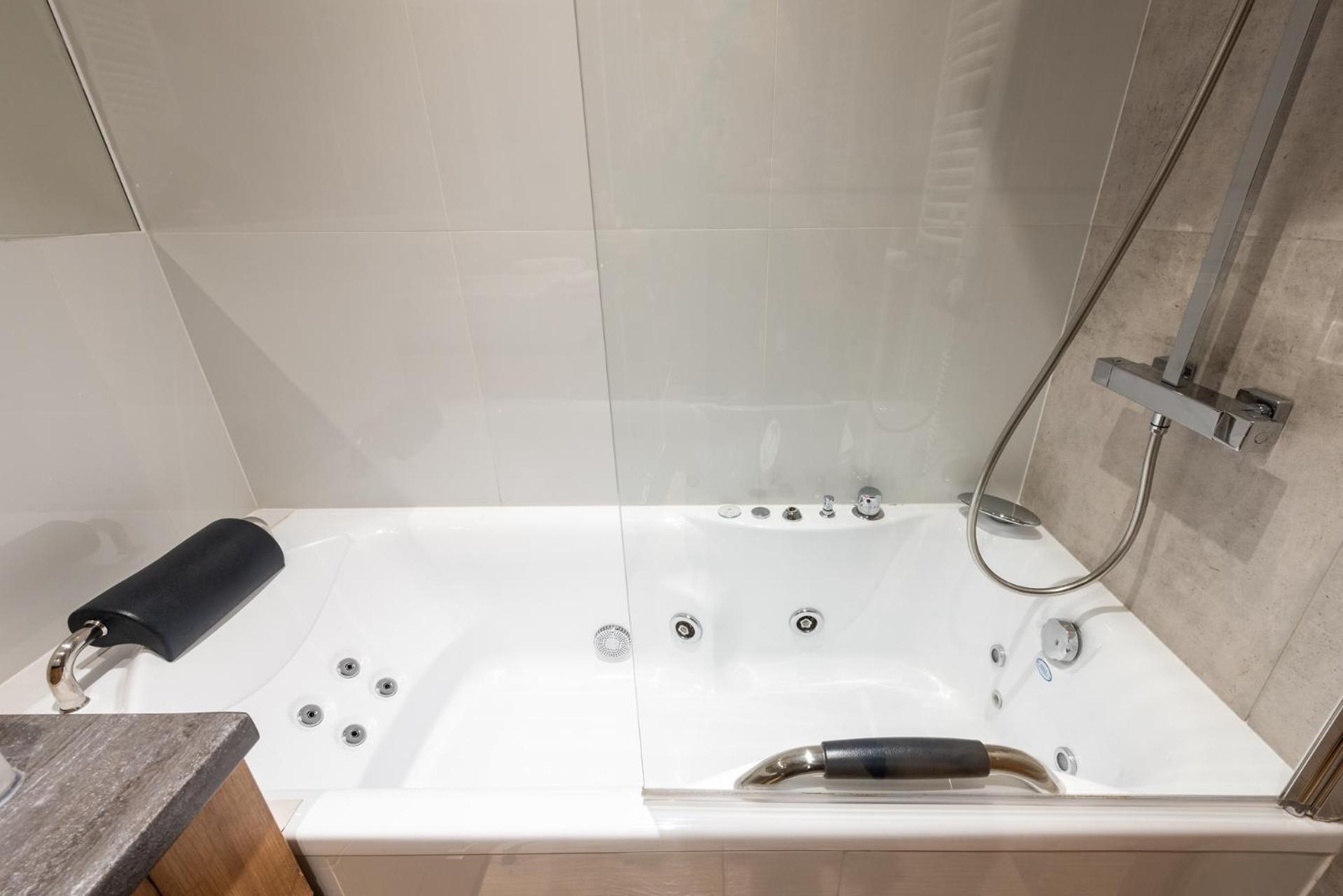 Apartment Marvels Place With Parking And Ac Krakau